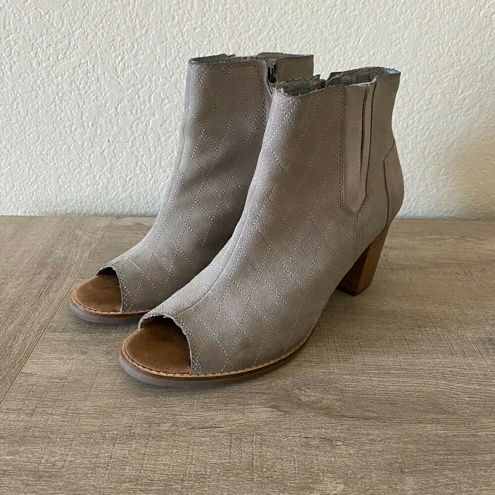 Toms Womens Majorca 300416 Gray Quilted Suede Side Zip Peep Toe Ankle Boots 10